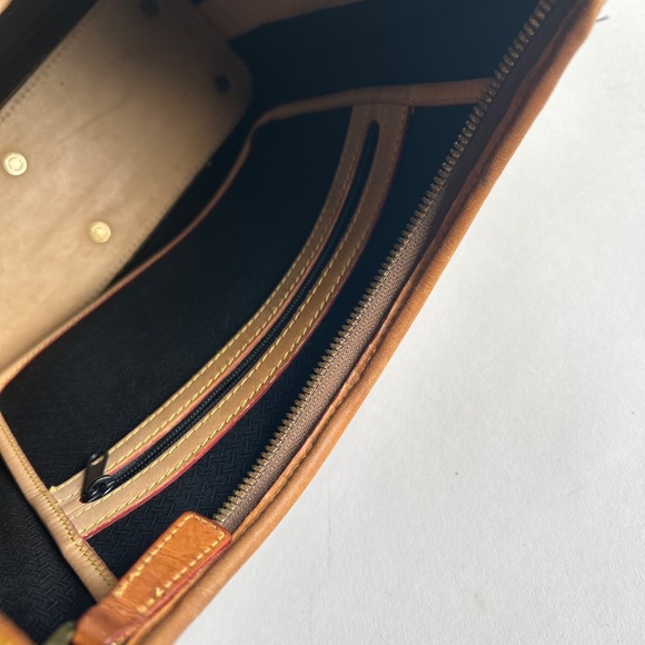 Dooney & Bourke Tan Brown Leather Hobo Shoulder Bag - Picture 13 of 15